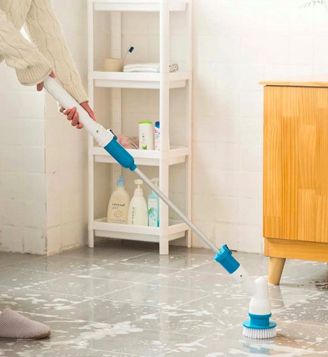 Merkloos Elektrische Schoonmaakborstel - Draadloos - 3 Opzetstukken - Oplaadbaar - Schrobber - Poetsmachine - Schoonmaak Middelen - Schoonmaak Borstel - Schrobborstel - Badkamer / Keuken - Poetsmachine - Polijstmachine - Reinigingsborstel 4 Merkloos Elektrische Schoonmaakborstel - Draadloos - 3 Opzetstukken - Oplaadbaar - Schrobber - Poetsmachine - Schoonmaak Middelen - Schoonmaak Borstel - Schrobborstel - Badkamer / Keuken - Poetsmachine - Polijstmachine - Reinigingsborstel - Afbeelding 2