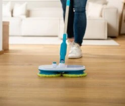 Mediashop Hurricane Floating Mop Elektrische Dweil - Oplaadbare Vloerwisser Voor Dweilen, Schrobben En Boenen - Met 2x 3 Microvezelpads 30 Mediashop Hurricane Floating Mop Elektrische Dweil - Oplaadbare Vloerwisser Voor Dweilen, Schrobben En Boenen - Met 2x 3 Microvezelpads -Winkel Voor Dagelijkse Benodigdheden 1200x1014 11