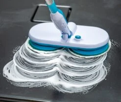 Mediashop Hurricane Floating Mop Elektrische Dweil - Oplaadbare Vloerwisser Voor Dweilen, Schrobben En Boenen - Met 2x 3 Microvezelpads 27 Mediashop Hurricane Floating Mop Elektrische Dweil - Oplaadbare Vloerwisser Voor Dweilen, Schrobben En Boenen - Met 2x 3 Microvezelpads -Winkel Voor Dagelijkse Benodigdheden 1200x1014 8