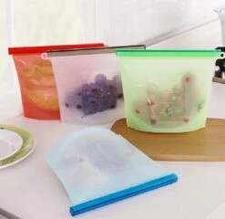 Siliconen Vershoudzakken | Bewaarzakken | Diepvrieszakken | Herbruikbaar | Lekvrij | Set 4-Stuks 1000ml | Vries & Hitte Bestendig | 4 Kleuren 10 Siliconen Vershoudzakken | Bewaarzakken | Diepvrieszakken | Herbruikbaar | Lekvrij | Set 4-Stuks 1000ml | Vries & Hitte Bestendig | 4 Kleuren -Winkel Voor Dagelijkse Benodigdheden 1200x1168 3
