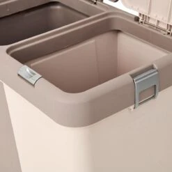 Motek® - Wasmand - 2 Vakken Met Deksel - Met Touch Deksel - Gemaakt Van 100% Gerecycled Kunststof - 80 L - Wasmand Met Deksel - Wassorteerder - Beige 22 Motek® - Wasmand - 2 Vakken Met Deksel - Met Touch Deksel - Gemaakt Van 100% Gerecycled Kunststof - 80 L - Wasmand Met Deksel - Wassorteerder - Beige -Winkel Voor Dagelijkse Benodigdheden 1200x1200 2969