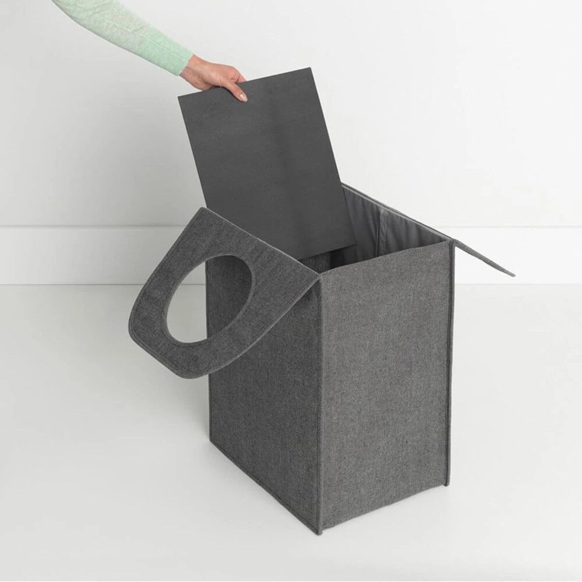 Brabantia Wasmand Met Deksel - 55 L - Pepper Black 16 Brabantia Wasmand Met Deksel - 55 L - Pepper Black - Afbeelding 14