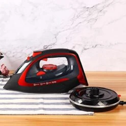 Royalty Line Draadloos Strijkijzer - Krachtig Snoerloos Strijken - Snoerloze Stoomstrijkijzer - Droogstrijkijzer - 2400W - Strijkijzer Met Stoomgenerator - 450ML Watercapaciteit - Rood 22 Royalty Line Draadloos Strijkijzer - Krachtig Snoerloos Strijken - Snoerloze Stoomstrijkijzer - Droogstrijkijzer - 2400W - Strijkijzer Met Stoomgenerator - 450ML Watercapaciteit - Rood -Winkel Voor Dagelijkse Benodigdheden 1200x1200 3334