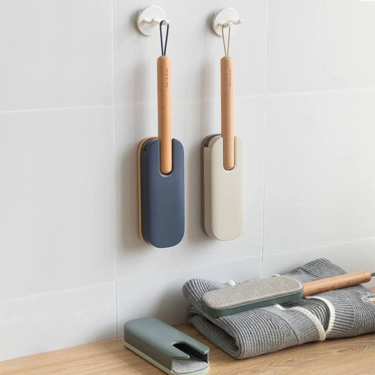 Merkloos Pluizenverwijderaar - Ontpluizer - Kledingroller – Pluizenroller - Kleefroller - Kledingborstel - Ontpluizer - Pluizentondeuse - Huisdierhaar Verwijderaar 8 Merkloos Pluizenverwijderaar - Ontpluizer - Kledingroller – Pluizenroller - Kleefroller - Kledingborstel - Ontpluizer - Pluizentondeuse - Huisdierhaar Verwijderaar - Afbeelding 6