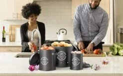 Professionele Bewaardozen - Set Van 3 - Voor Aardappels, Uien En Knoflook - Retro Design - Voorraadcontainer Van Metaal - Keukenopslag - Groentes Bewaren Voor Lange Tijd - Perfect Cadeau Voor In De Keuken -Winkel Voor Dagelijkse Benodigdheden 1200x742 10