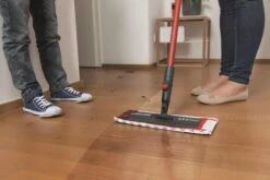 Vileda 1.2.Spray - Vlakke Mop Met Sproeisysteem En Pad In Microvezels -Winkel Voor Dagelijkse Benodigdheden 1200x800 119