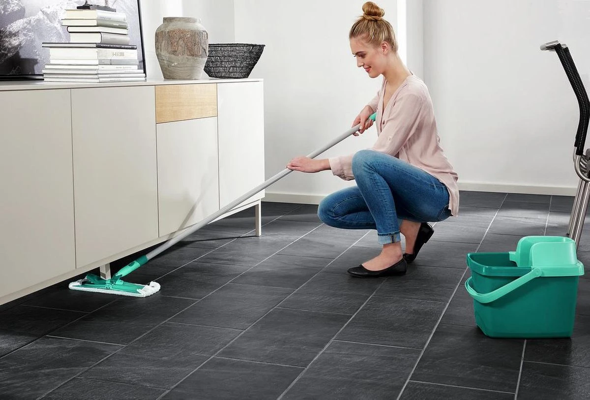 Leifheit Combi Clean Vloerwisser M - Compleet Systeem - Micro Duo - 33 Cm Wisbreedte 6 Leifheit Combi Clean Vloerwisser M - Compleet Systeem - Micro Duo - 33 Cm Wisbreedte - Afbeelding 4