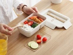 BentoBros® Duurzame Bento Box - Broodtrommel - Lunchtrommel - Lunchbox - Lunchset Voor Kinderen - Brooddoos - Duurzaam Hout - Inclusief Bestek - Voor Volwassenen En Kinderen - 0,85 Liter - Geschikt Voor Magnetron, Vriezer En Vaatwasser - Beige 11 BentoBros® Duurzame Bento Box - Broodtrommel - Lunchtrommel - Lunchbox - Lunchset Voor Kinderen - Brooddoos - Duurzaam Hout - Inclusief Bestek - Voor Volwassenen En Kinderen - 0,85 Liter - Geschikt Voor Magnetron, Vriezer En Vaatwasser - Beige -Winkel Voor Dagelijkse Benodigdheden 1200x920 1