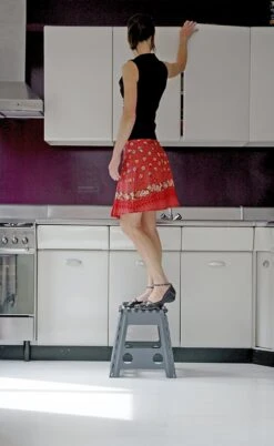 PUHLMANN - Inklapbare Kruk, JAMES, Plastic, Grijs, 40 Cm Hoog, Max 90 Kilo -Winkel Voor Dagelijkse Benodigdheden 738x1200 4