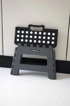 PUHLMANN - Inklapbare Kruk, JAMES, Plastic, Grijs, 22 Cm Hoog, Max 100 Kilo 15 PUHLMANN - Inklapbare Kruk, JAMES, Plastic, Grijs, 22 Cm Hoog, Max 100 Kilo -Winkel Voor Dagelijkse Benodigdheden 797x1200 7