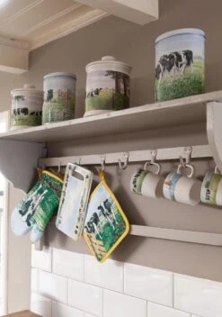 Wiebe Van Der Zee Koekblik 'Nieuwe Buren' -Winkel Voor Dagelijkse Benodigdheden 842x1200